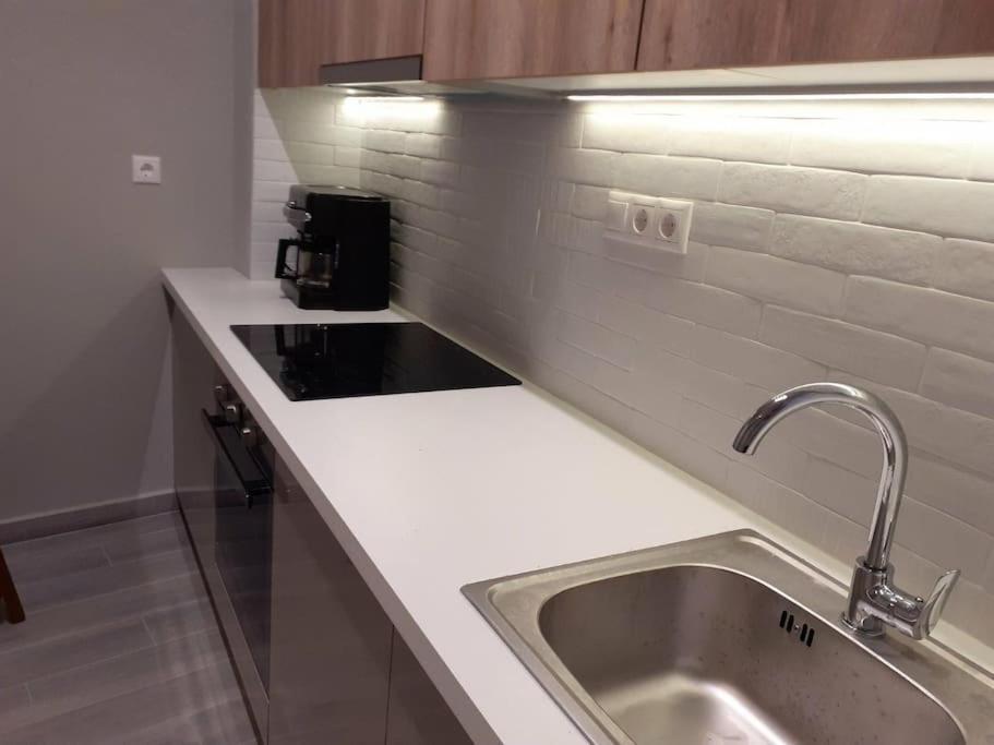 Μοντέρνο Διαμέρισμα - Stylish Appartment Loutraki Экстерьер фото